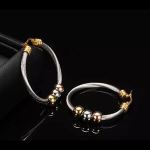 BIG HOOP EARRINGS WITH 3 BEADS